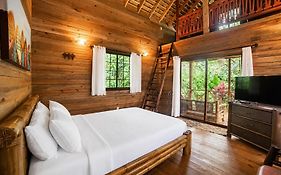 Red Frog Beach Island Resort